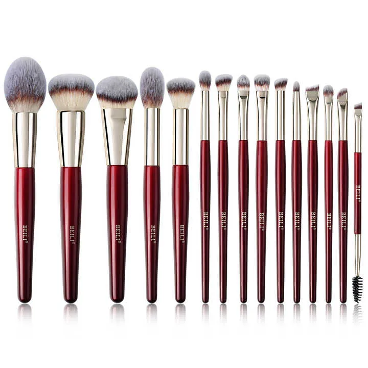 فرش مكياج فاخرة بمقبض خشبي أحمر  Luxury makeup brushes with red wooden handle